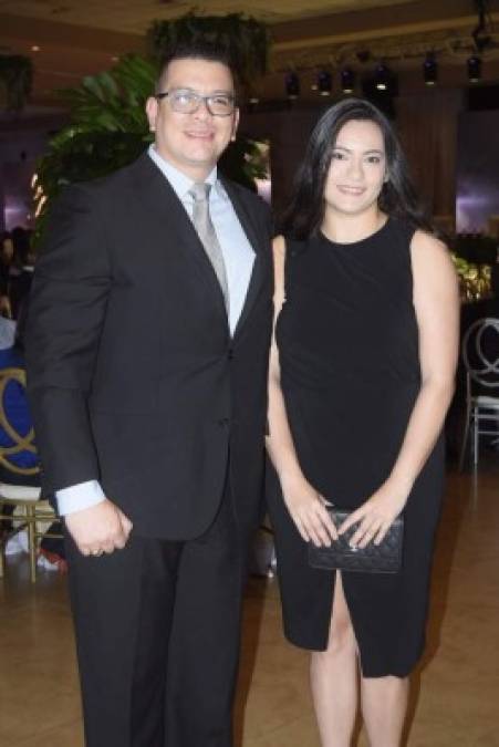 Enrique Yllescas y Caro Handal.