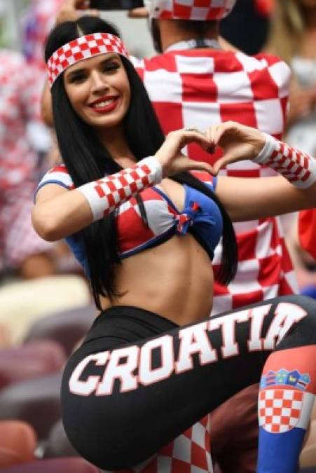 Esta fan croata acaparó la atención de los lentes, no es famosa, pero seguro que muchos se preguntan quién esta belleza.