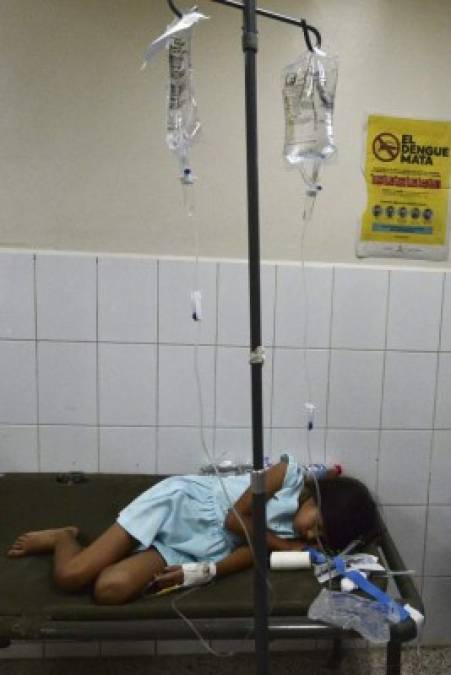 <br/>Los más graves han sido trasladados en ambulancias al Hospital Escuela de la capital, donde ya fallecieron dos de ellos.<br/>