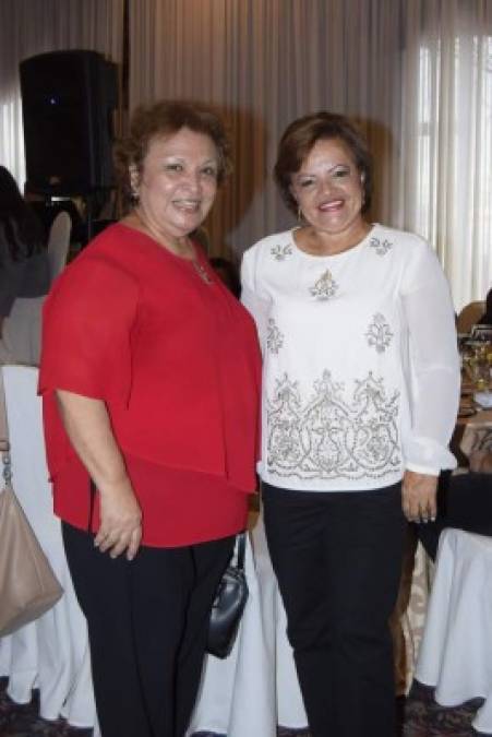 Bessy Arriaga y Elena Dubón.