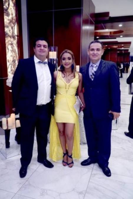 Erick Juárez, Sandra David y Dennis Martínez.