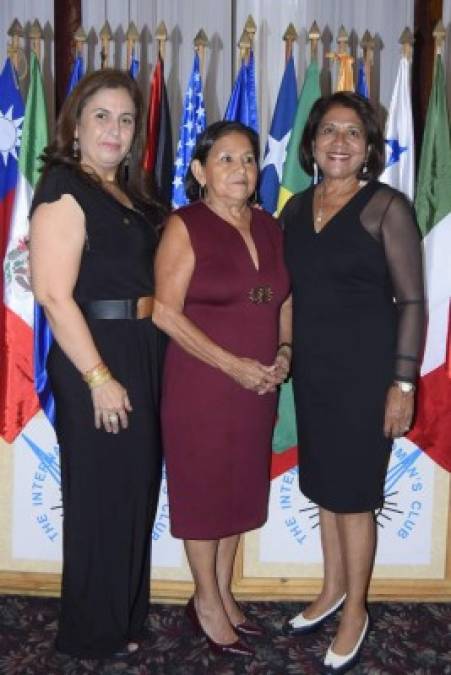 Rosa Kattán, Sussie Moya y Vilma Karow.