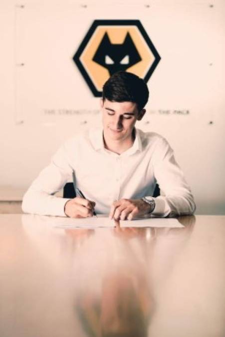 Wolverhampton anunicó la incorporación a su academia del internacional inglés de 19 años, Louie Moulden. El meta terminaba su contrato con el Manchester City y no renovó. Foto Twitter Wolvehampton.