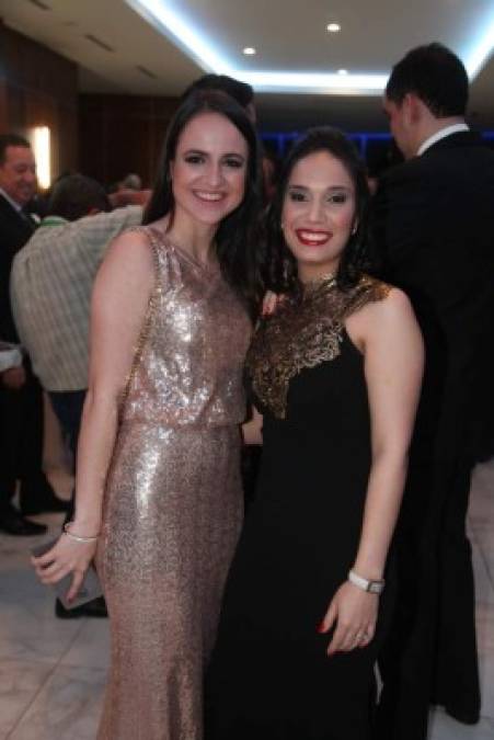 Nicole Maldonado y Gaby Bardales.