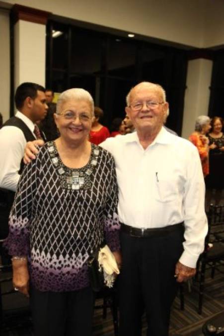 Rebeca y Tito Aníbal Mejía.