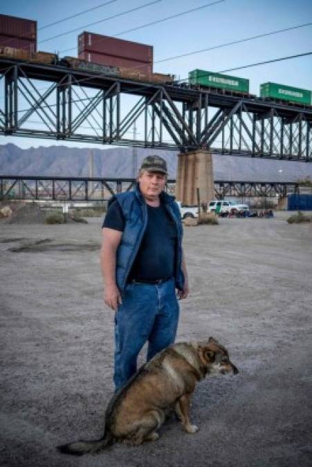 Basado en las afueras de Flora Vista, Nuevo México, el grupo -integrado principalmente por veteranos- tiene entusiastas seguidores en las redes sociales.