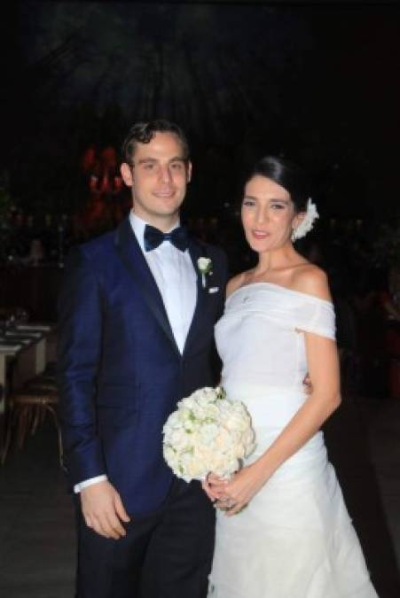 Regia y al estilo provenzal, así fue la magnífica boda de Alejandro Rishmawy y Elisa Kattán.