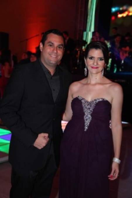 Héctor y Karen Banegas.