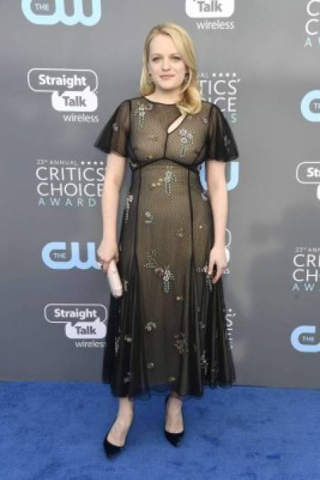 Elisabeth Moss, una de las ganadoras de la noche, usó un vestido Erdem que no le hizo justicia.