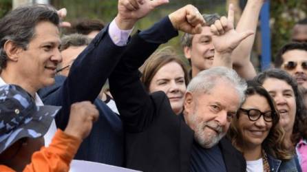 El expresidente Lula al momento de su liberación (Foto de AFP).