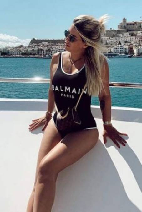 Wanda Nara sube la temperatura en su cuenta de Instagram al subir varias fotografías en la que deja poco a la imaginación. La chica cuenta con más de 7 millones de seguidores.