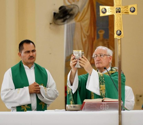 A fortalecer la familia llaman en 54 aniversario de la diócesis de San Pedro Sula