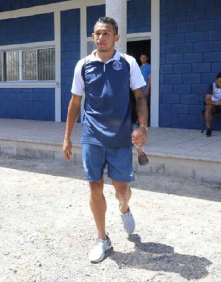 El mediocampista Marvin Cálix se encuentra a prueba en el Motagua y será observado por Diego Vázquez en esta pretemporada. El jugador estuvo en las reservas del Ciclón Azul y jugó en la UPN.