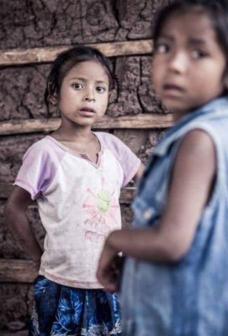 <br/>Los Tolupanes se levantan antes de que salga el primer rayo del sol. Las mujeres mandan a sus hijos a la escuela vestidos de falda y pantalón azul y cubayera blanca; sin embargo, también se usa la vestimenta étnica, medida acordada por los dirigentes.