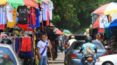 Comerciantes informales esperan mejorar.