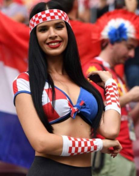 Ella es Ivana Knoll , nombrada como la aficionada más sexy de Croacia en el Mundial de Rusia 2018.