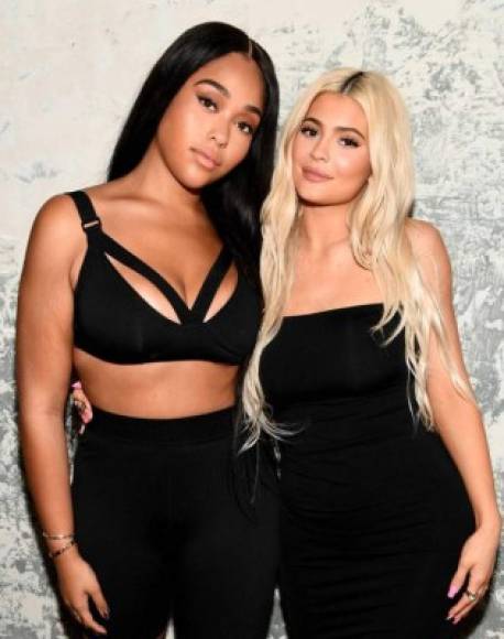 Woods y Jenner son íntimas desde hace años. Kylie se convirtió en el mayor apoyo de Jordyn cuando su padre falleció a consecuencia de un cáncer en enero de 2017 y ella, a cambio, le ayudó en todo lo posible para que pudiera mantener en secreto el embarazo de su hija Stormi. <br/>