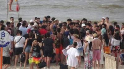 Captura de pantalla de la pelea campal en una playa de Bélgica.