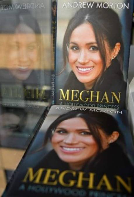 Para el autor del libro 'Diana: su verdadera historia', publicado en 1992, la persona más parecida a Meghan Markle es Letizia de España, ya que ambas son divorciadas y tenían una carrera antes de formar parte de la realeza, como fue la profesión de periodista de la reina española.<br/><br/>El hijo menor del príncipe Carlos y la fallecida Diana de Gales, de 33 años, se casará en la capilla de San Jorge del castillo de Windsor, a las afueras de Londres, un evento familiar en el que los políticos no están invitados.<br/>