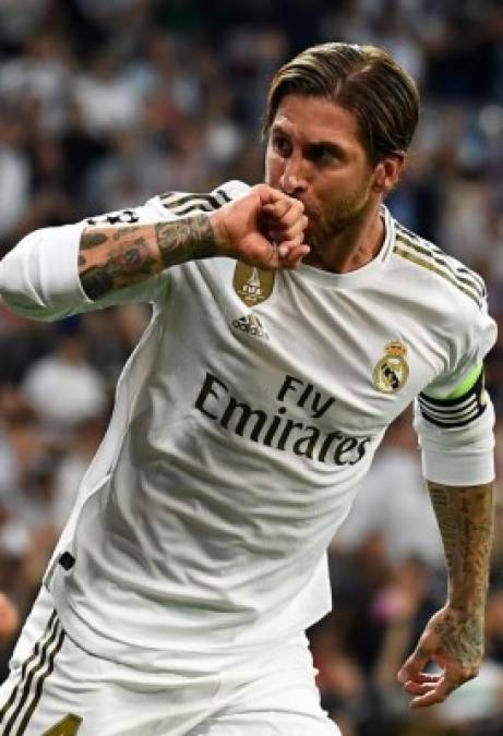 Sergio Ramos celebrando con un beso su gol ante el Brujas.