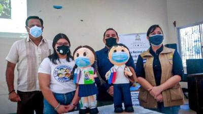 Autoridades de Educación en la presentación de la campaña “Te queremos estudiando”.