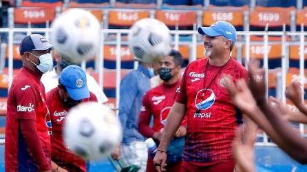 Diego Vázquez durante el último entrenamiento del Motagua antes de recibir al Universitario de Panamá.