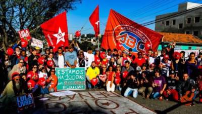 Partidarios de Lula manifestaron su solidaridad con el líder del Partido de los Trabajadores.
