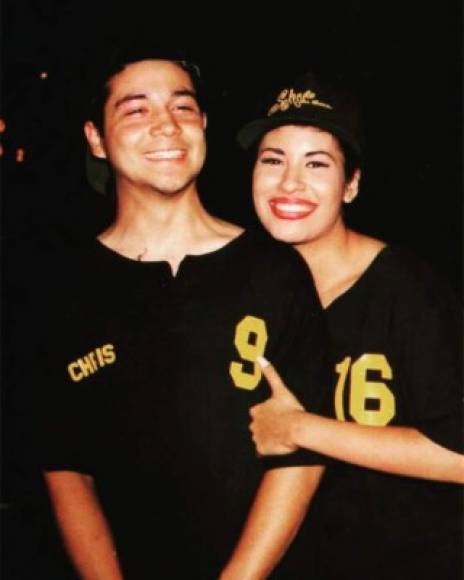 Cuando el padre de Selena se enteró de la relación entre su hija y Chris, optó por correrlo de la banda, pero eso no impidió que la pareja siguiera junta.