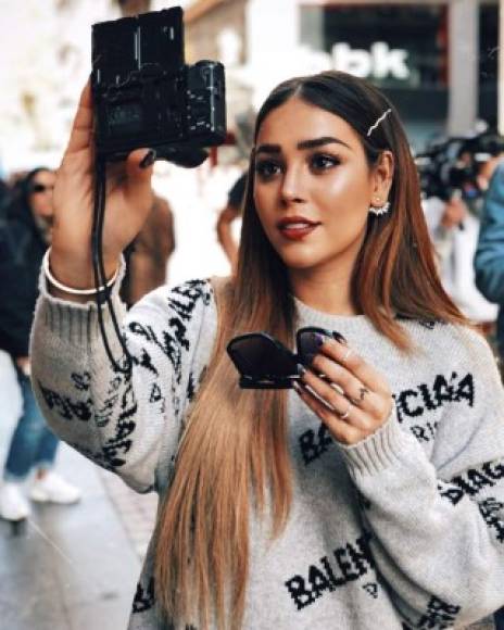 Danna Paola cuenta con más de 13 millones de seguidores en Instagram. Danna es una de las artistas latinas con más seguidores en las redes sociales.