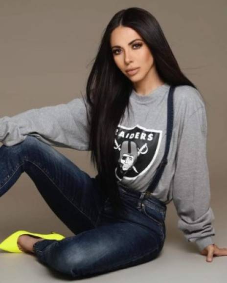 La conductora de la cadena Fox Sports, Jimena Sánchez se ha caracterizado como una de las mujeres en el medio del deporte y el espectáculo como una de las favoritas de los seguidores de redes sociales.