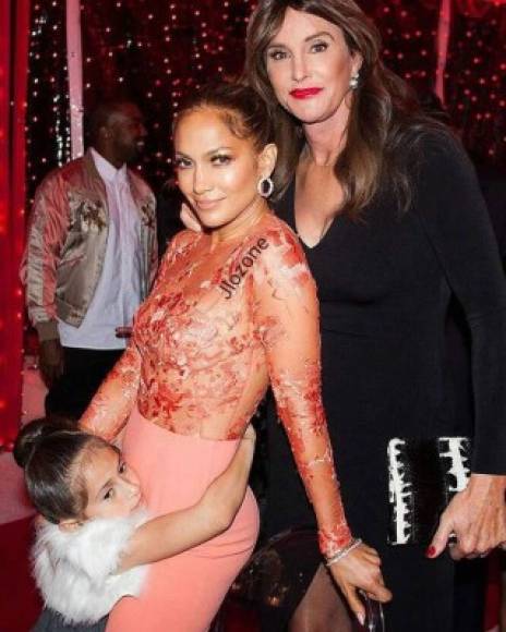 Jennifer López junto a su hija compartió con Caitlyn Jenner.