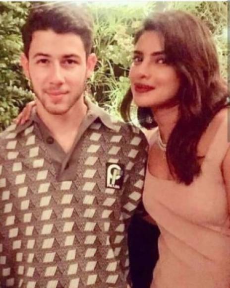 La brecha de edad no fue un impedimento para que el amor entre Nick, de 25 años, y Priyanka, de 36, haya germinado.<br/>