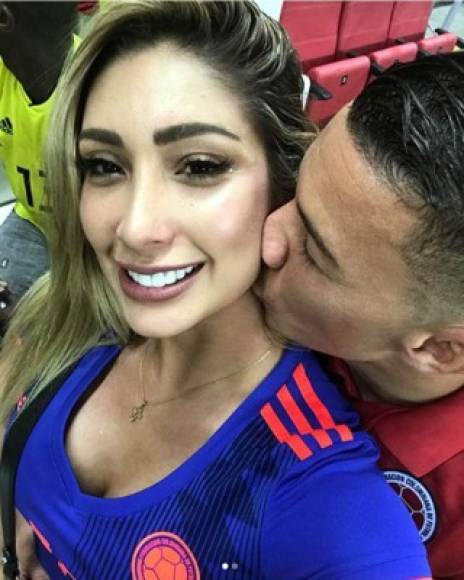 Cindy Álvarez subió esta imagen con Mateus Uribe después del partido que le ganó Colombia a Polonia.