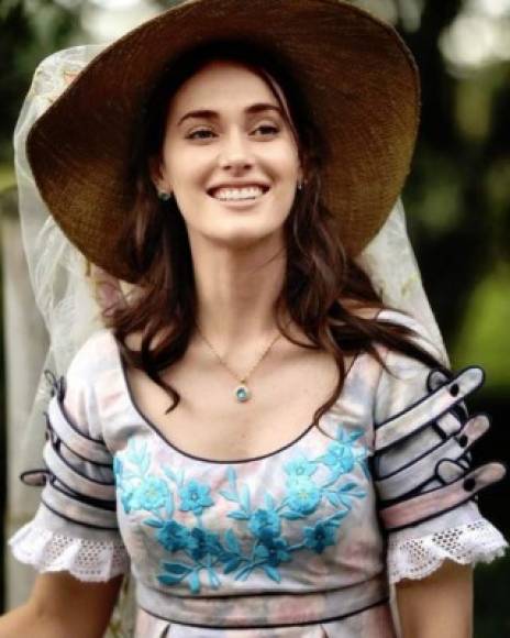 La modelo de 26 años protagonizó luego en Colombia una serie sobre la vida de Simón Bolívar, donde interpreta a María Teresa del Toro Alayza, quien fuera esposa del prócer venezolano.