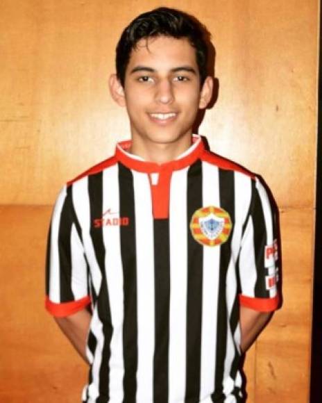 Caleb Rubio: Tras estar en las reservas del Houston Dynamo, el joven volante catracho firmó por Varzim de la segunda división de Portugal.
