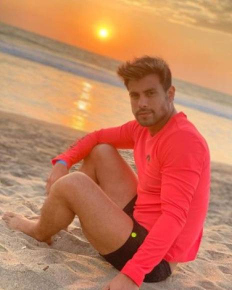 'Ecuavisa lamenta informar el sensible fallecimiento de nuestro compañero y amigo Efraín Ruales, quien en vida fuera actor y presentador de nuestro canal', dice el comunicado publicado en su página de Instagram.<br/>