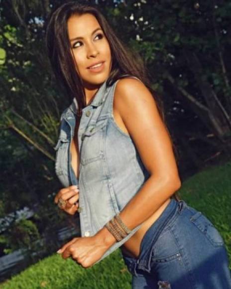 María José Alvarado es una sensual hondureña que se especializa en nutrición. Actualmente vive en Miami.