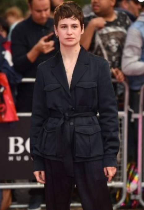 Héloïse Letissier <br/><br/>La artista también conocida como Christine and the Queens dijo a la serie BBC 100 Women's que la pansexualidad 'significa que puedo enamorarme de alguien sin importar su género, sin importar cómo se definan a sí mismos. Realmente no lo veo como un obstáculo, como definición '.<br/><br/>