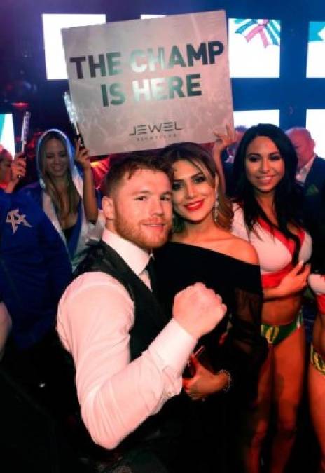 Saúl 'Canelo' Álvarez fue visto con la bella Fernanda Gómez poco después de su pelea con Julio César Chávez Jr.