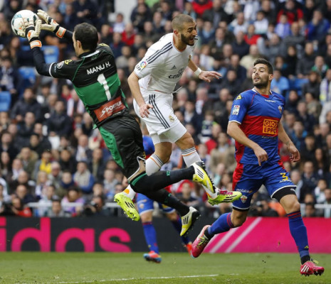 Real Madrid golea al Elche y se pone líder de la Liga
