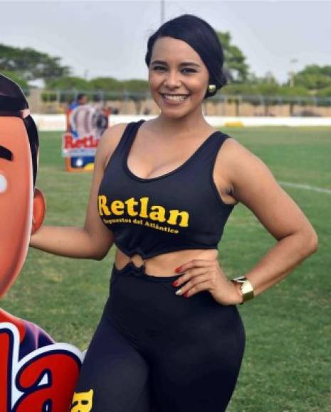 La bella Yuridia Pineda es candidata al reinado de La Feria de Tocoa. Hoy alentó al equipo del que es fanática, Real Sociedad.