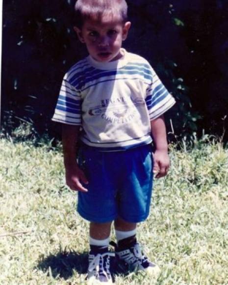 Mauricio Dubón nació en San Pedro Sula el 19 de julio de 1994. Actualmente tiene 25 años.