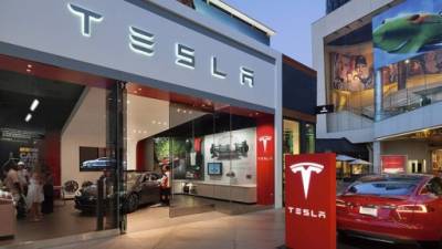 Tesla ha venido diversificando su negocio desde que solo se dedicaba a fabricar autos eléctricos.