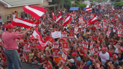 Mauricio Villeda reunió a centenares de liberales en El Progreso, Yoro.