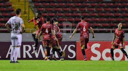 Real España elimina al Herediano con soberbia actuación de Buba y está en semifinales de Liga Concacaf