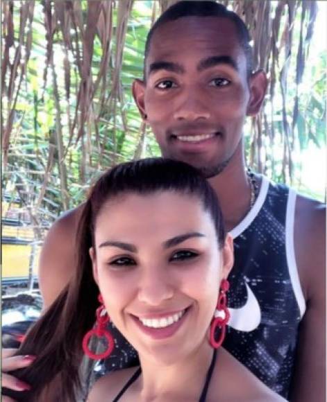 Jerry Bengtson, delantero del Olimpia, disfrutando de los días libres del verano con su esposa Yarely Espinal.