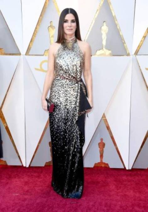 Sandra Bullock: sobria, bella y elegante de Louis Vuitton.