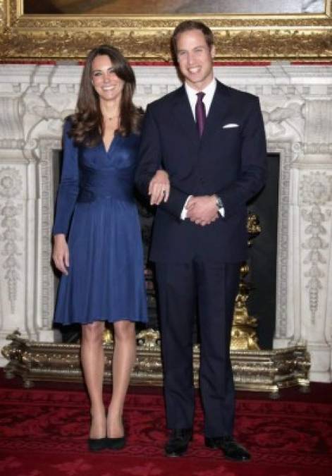 El príncipe le propuso matrimonio a Kate durante un viaje privado a Kenia en octubre de 2010.