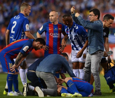 Mascherano abandonó la final de Copa tras sufrir terrible golpe
