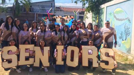 Los estudiantes de último año de la Escuela Bilingüe Adventista, de San Pedro Sula, realizaron la ya tradicional “entrada”.